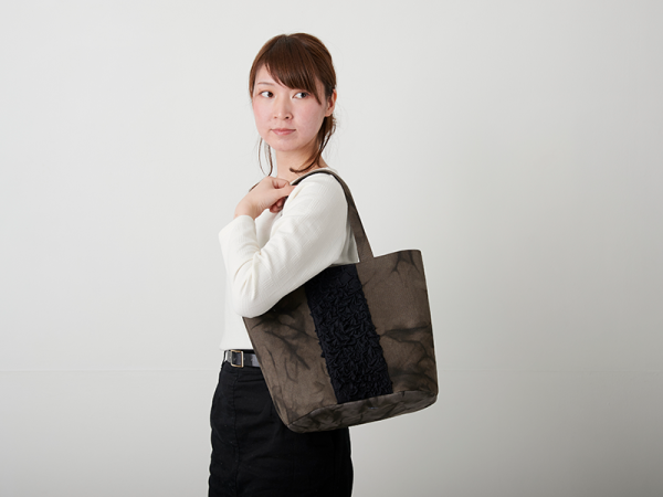 aun_Shibori_bag_kakishibuzome_Oval_L_01